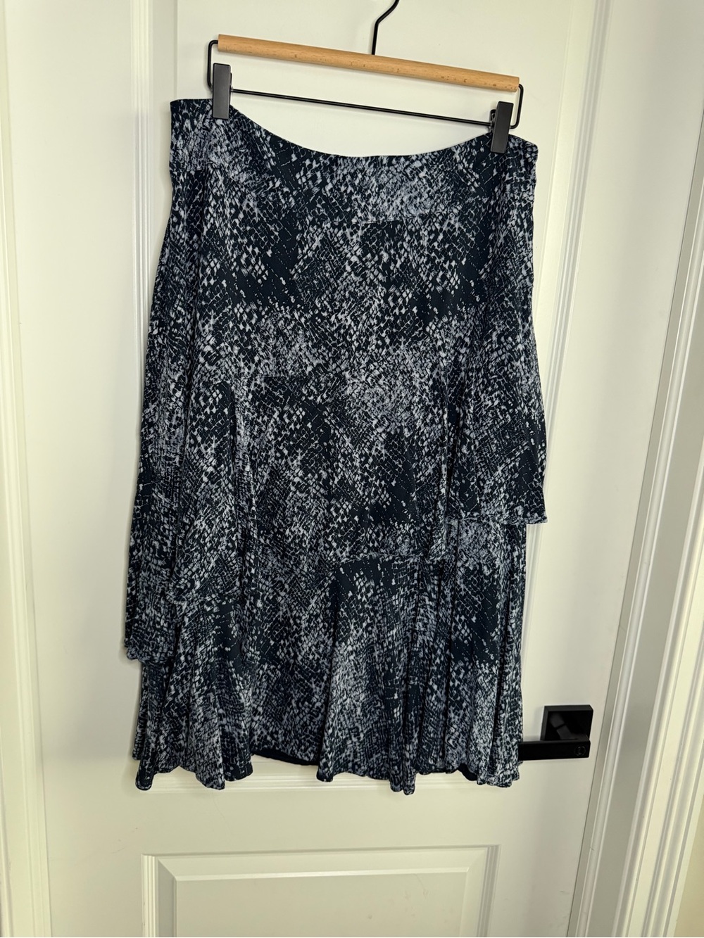 Free People Blue Navy Snake Print Tiered Midi Skirt Size 12 Boho Flowy Lined